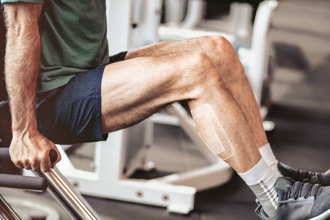 粘结牢固的伤口敷料不会影响患者做适当的体育运动。
