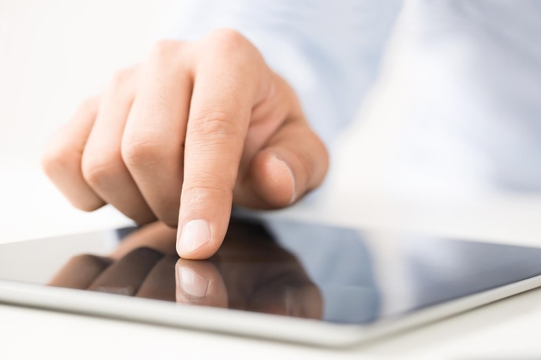 Bedienung eines Tabletts