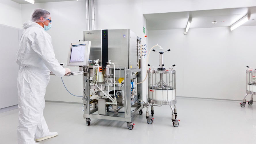 Mitarbeiter im Labor am Standort Jena