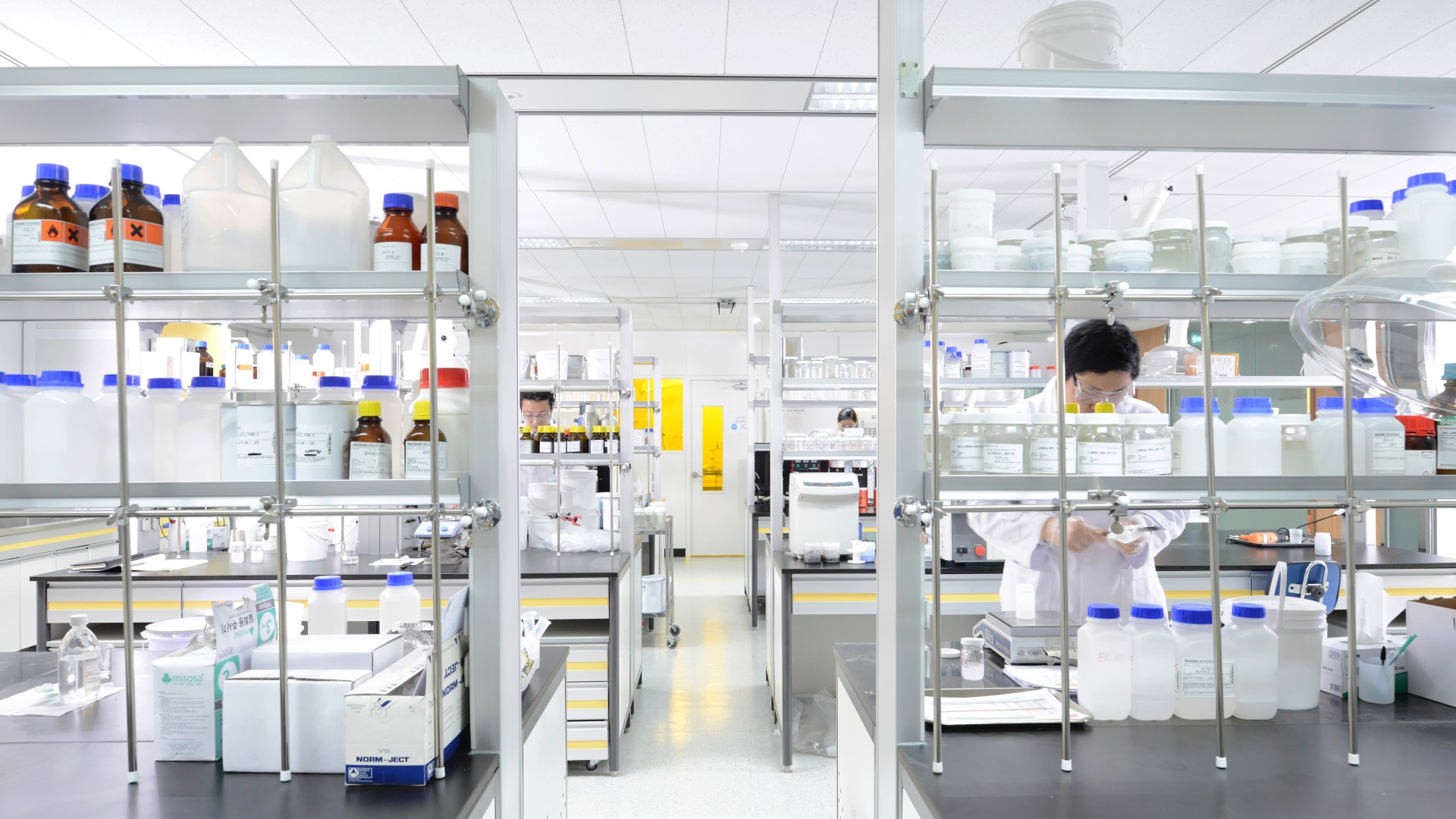 Interior view of the CoEE (Center of Electronics Excellence) in Pangyo