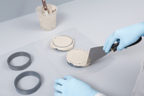 Performing laboratory tests with SILRES® BS powder