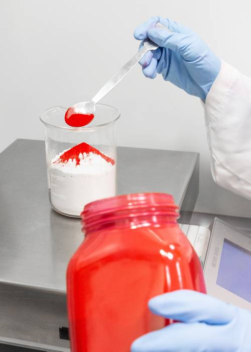 Formulation of red powder paint