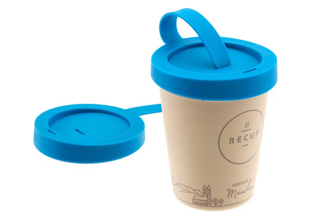 “Recup” coffee-to-go cup with a WACKER LSR lid produced on a Kraus-Maffei injection-molding machine