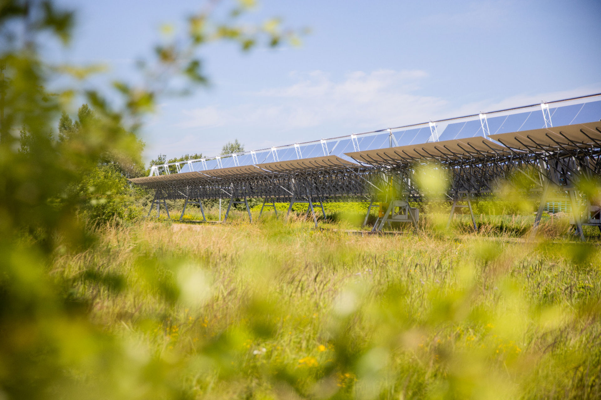 Die von Solarlite errichtete Concentrated- Solar-Power-Anlage im belgischen Ostende ist gemeinsam mit ihrer Schwesteranlage im Hafen von Antwerpen der erste CSP-Park überhaupt in der europäischen Prozessindustrie. 