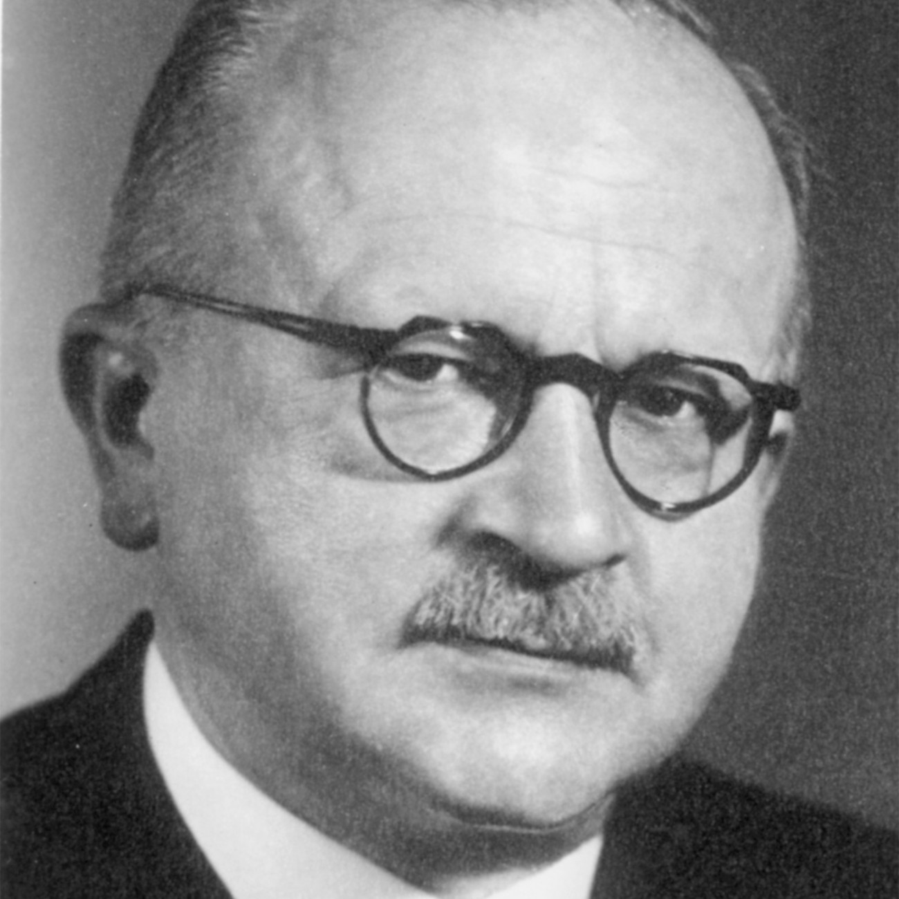 Dr. Johannes Hess