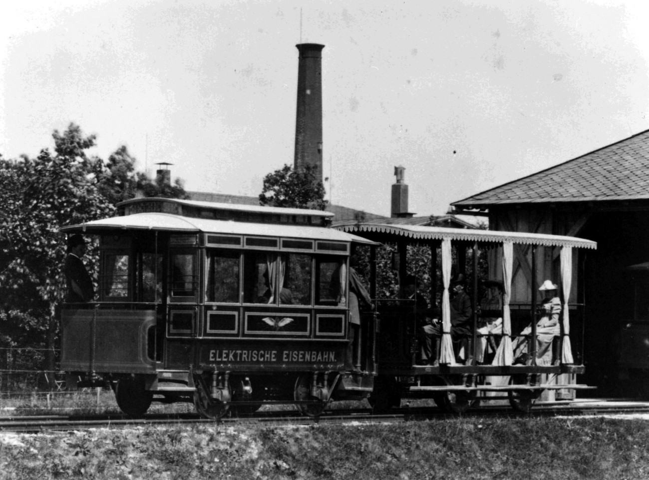 The Schuckert plant supplied an electric tram for the city of Munich. It went into operation in 1886.