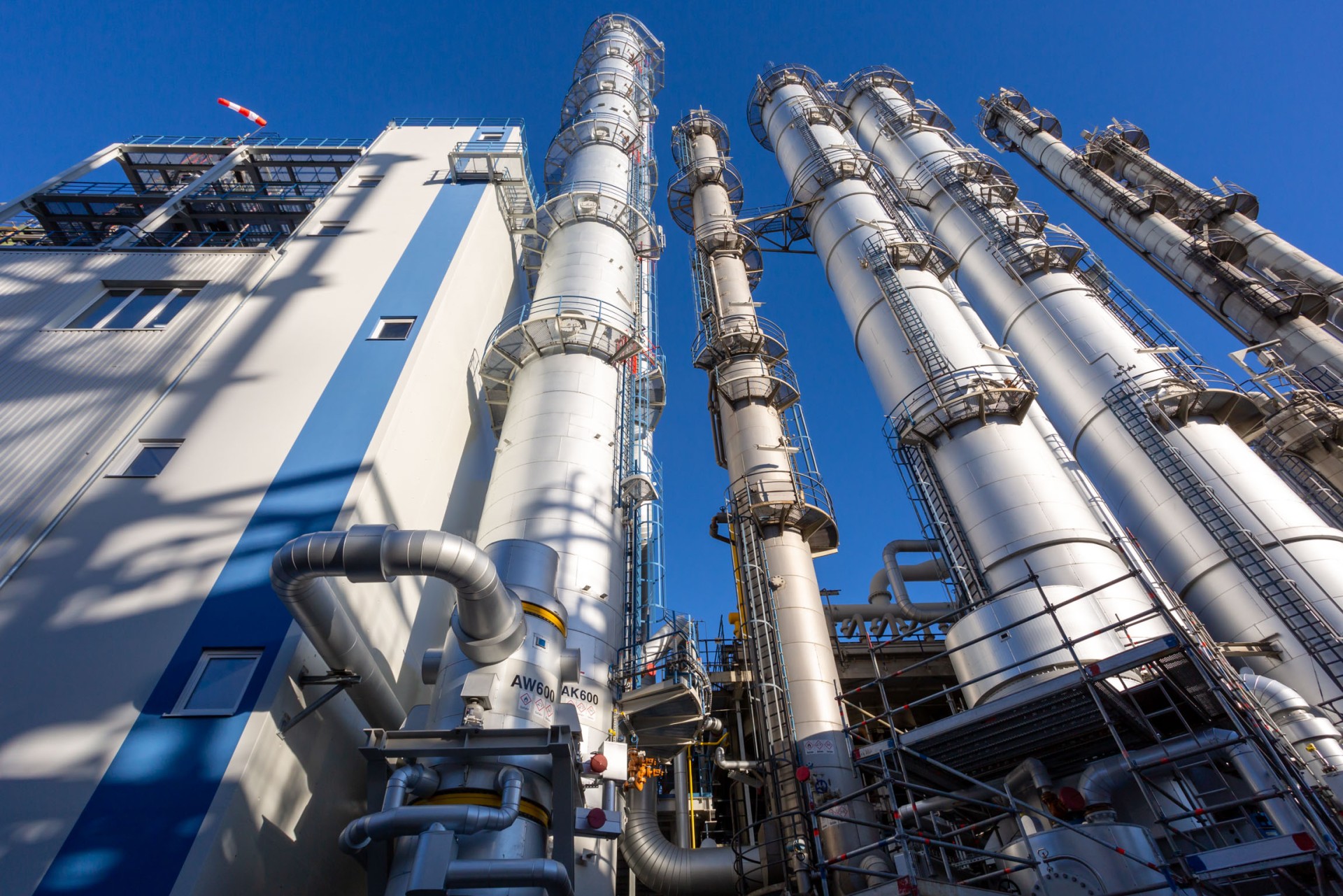 Neue Destillationskolonne des Gesch&auml;ftsbereichs WACKER SILICONES