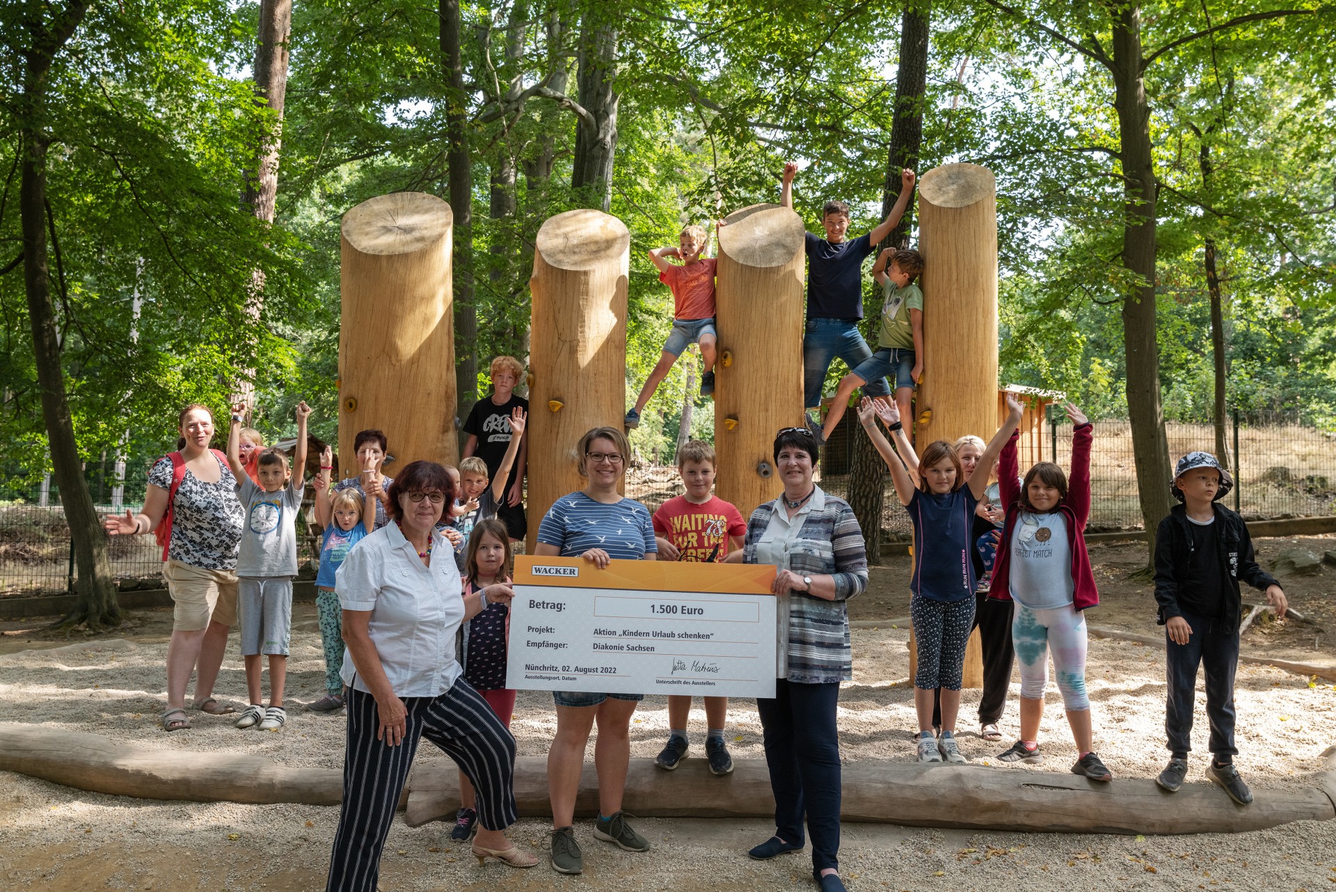 WACKER spendet f&uuml;r die Aktion &bdquo;Kindern Urlaub schenken&ldquo;
