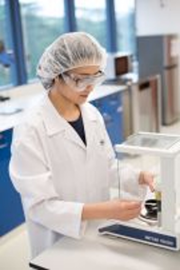 Praktischer Test im neuen Food-Labor