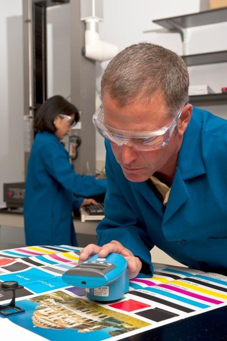 Druckabz&uuml;ge auf gestrichenen Papieren: Das neu entwickelte VINNAPAS&reg; EF 3101 sorgt f&uuml;r ein hervorragendes Druckbild.